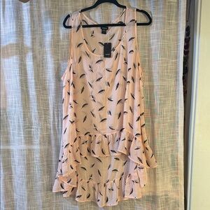 NWT Torrid Peach Feather Print Tunic